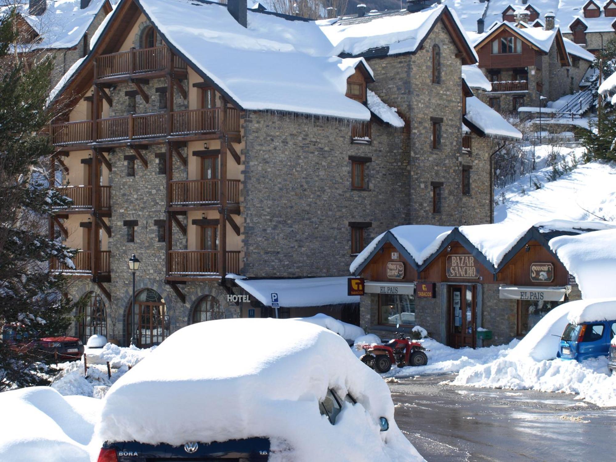 Hotel Bocale Sallent De Gallego Exterior photo